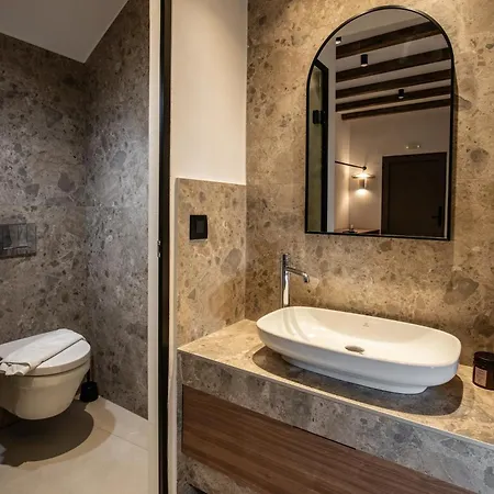 Aiolos Apartment