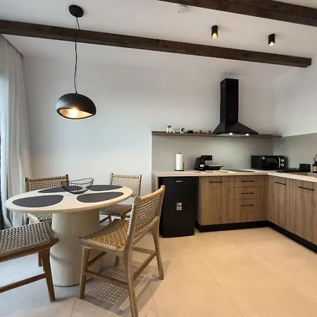 Aiolos Apartment